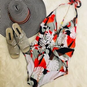 Ree Bees deep plunge halter one piece swim, Sz. S